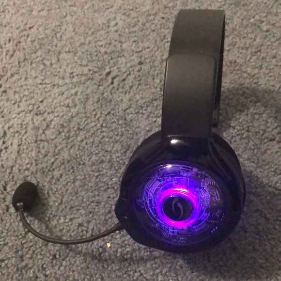 Headset - Picture 3 of 3